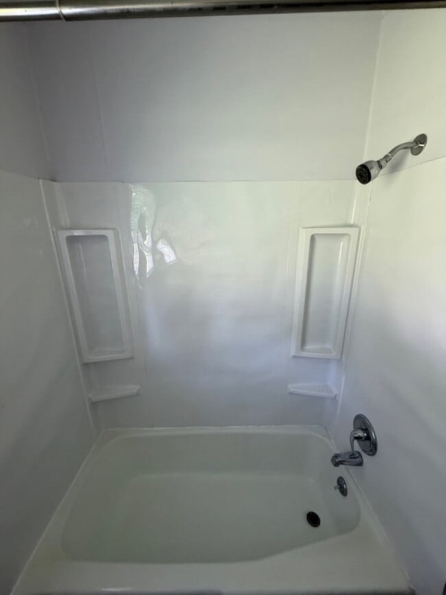 Building Photo - CUTE 3 BR, 1 BA BRICK HOME IN CONVENIENT MT OLIVE LOCATION