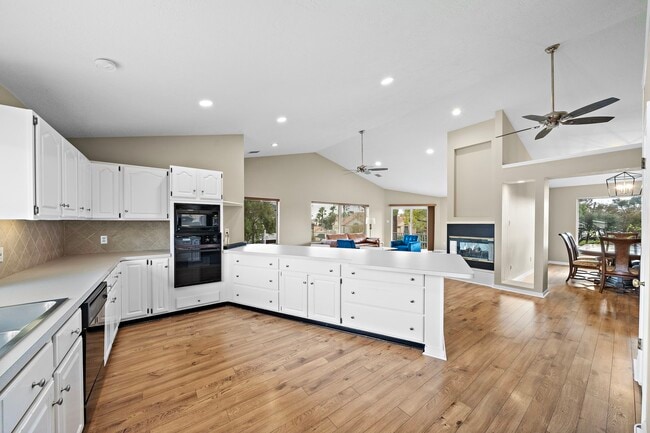 Building Photo - 2523 Baycrest Dr