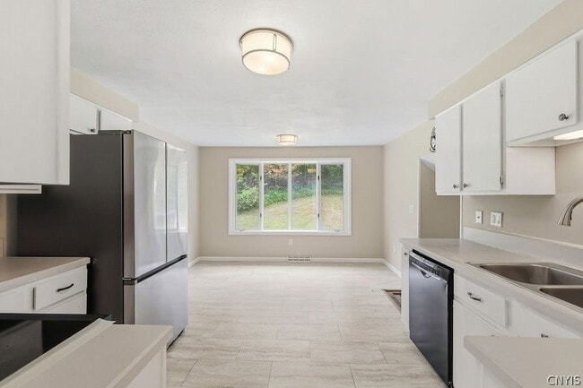 Building Photo - 115 Saybrook Ln