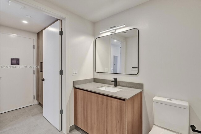 Building Photo - 121 NE 5th St