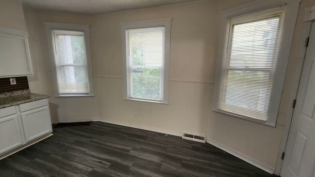 Building Photo - 6701 Gertrude Ave