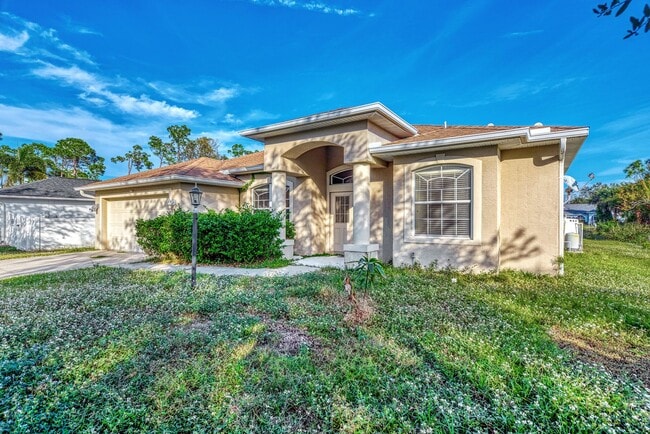 Building Photo - Living Large at a Beautiful 3/2 in Northport