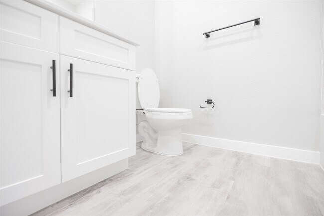 Building Photo - 2101 Reinke Rd