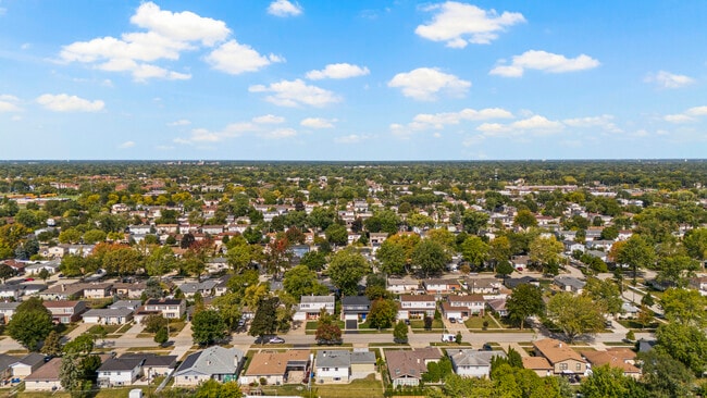 Building Photo - 1813 W Pheasant Trail