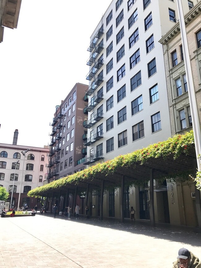 Building Photo - Mint Plaza Loft - Roof Deck & Pet Friendly...