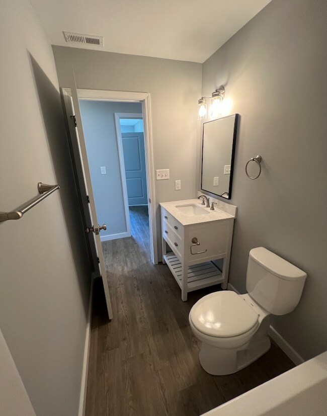 Building Photo - 3615 Lyle Ave