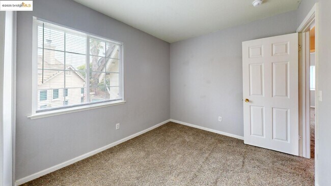 Building Photo - 1032 Twinbridge Ct