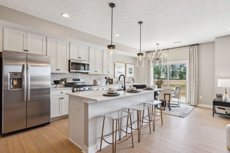 Building Photo - 6385 Hamilton Woods Blvd S