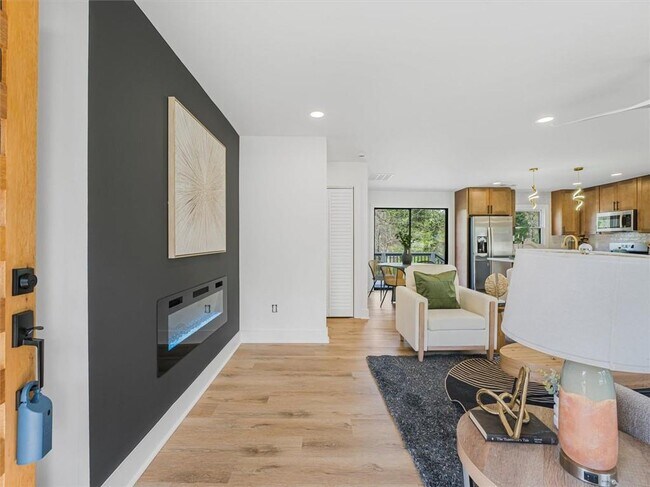 Building Photo - 960 Pine Forest Dr SW