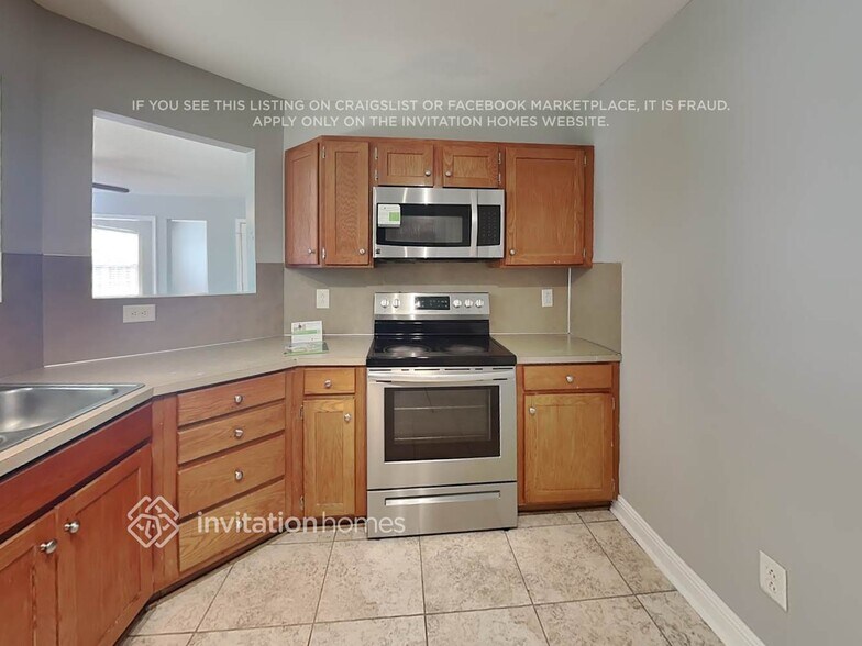 Building Photo - 3142 Blueberry Dr