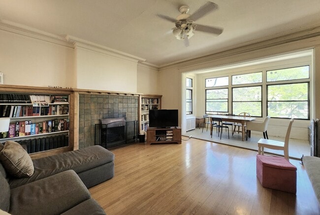Building Photo - 5600 S Dorchester Ave