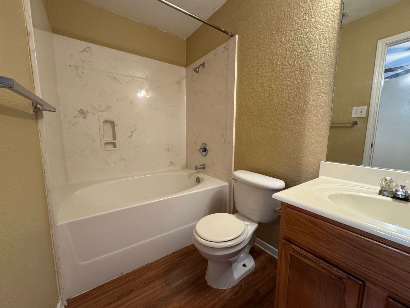 Building Photo - 1403 Dugger Cir