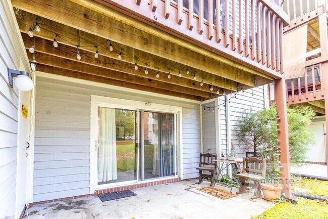 Building Photo - 208 Spring Maiden Ct