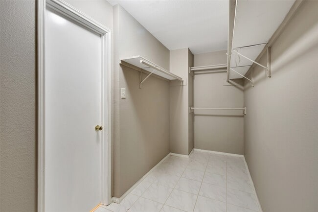 Building Photo - 11019 Cayman Mist Dr