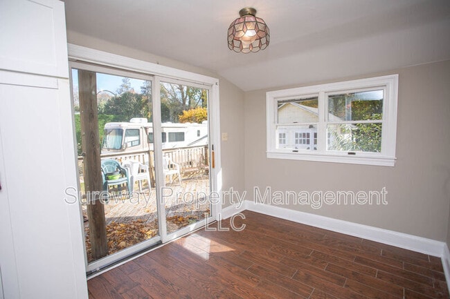 Building Photo - 150 Snyder Pl