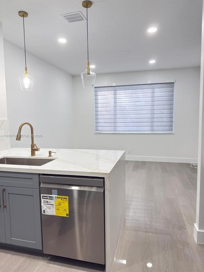 Building Photo - 12618 NW 56th Dr