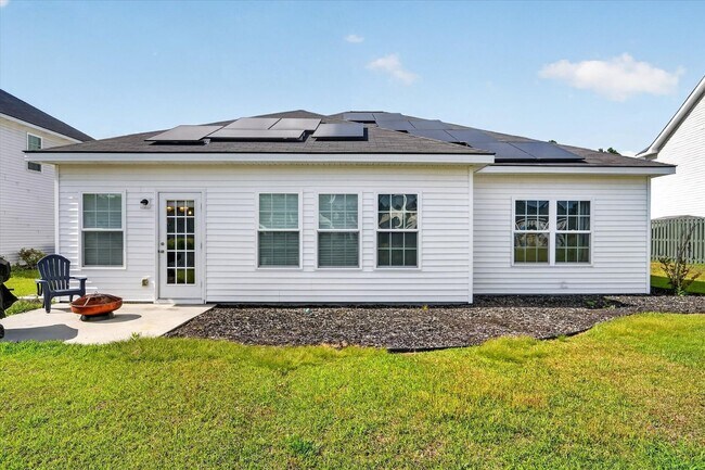 Building Photo - AVAILABLE MAY 2026  [PET FRIENDLY]