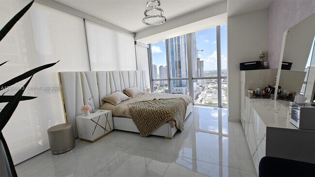 Building Photo - 1100 Biscayne Blvd