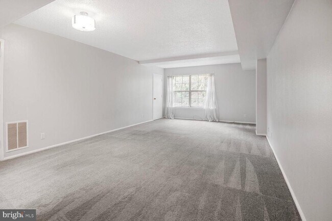 Building Photo - 7661 Provincial Dr