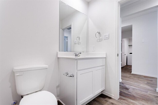 Building Photo - 4302 Freya Pointe Dr