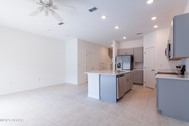 Building Photo - 326 Riverfront Wy