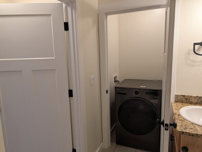 Building Photo - Brand New Single Level Home, Half Off the First Month's Rent!