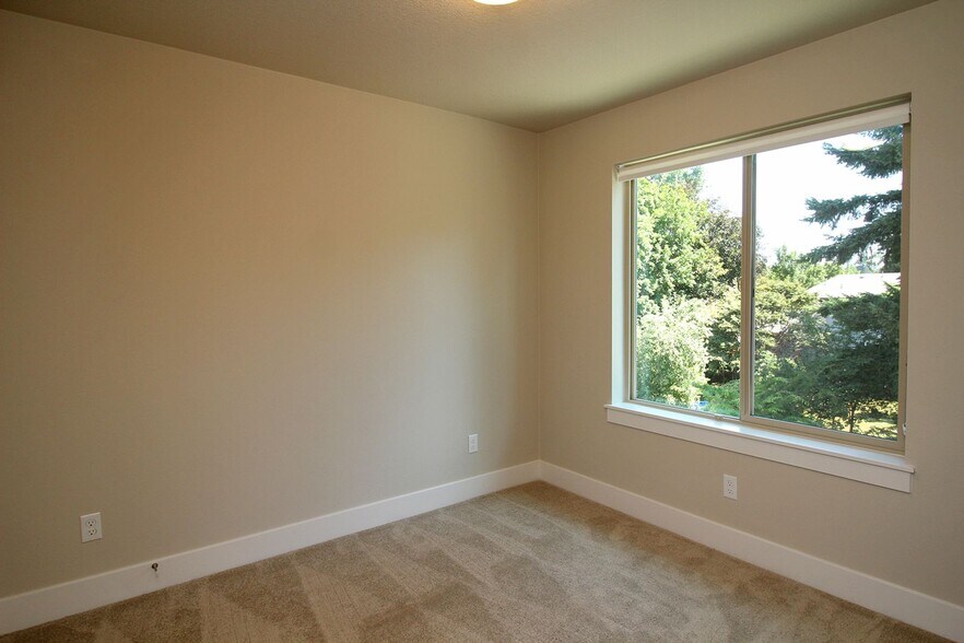Building Photo - 258-260 SW Lancaster Ct
