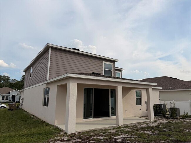 Building Photo - 6367 Lakepine St