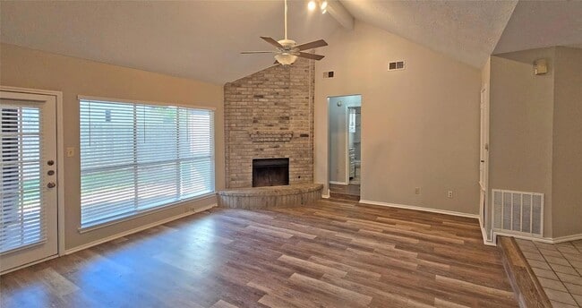 Building Photo - 2120 Zephyr Ln