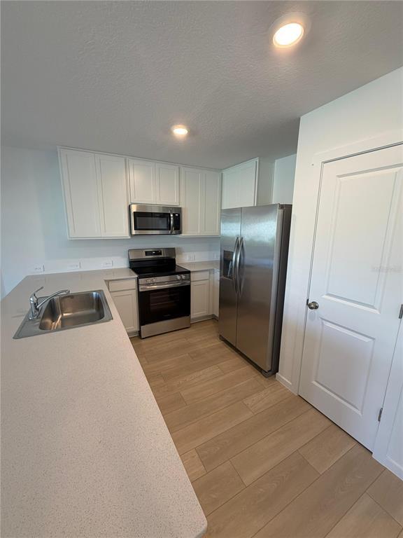 Building Photo - 824 Lynx St