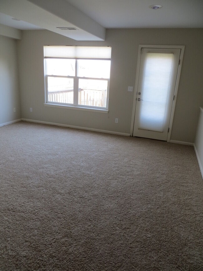 Building Photo - Marvelous Home