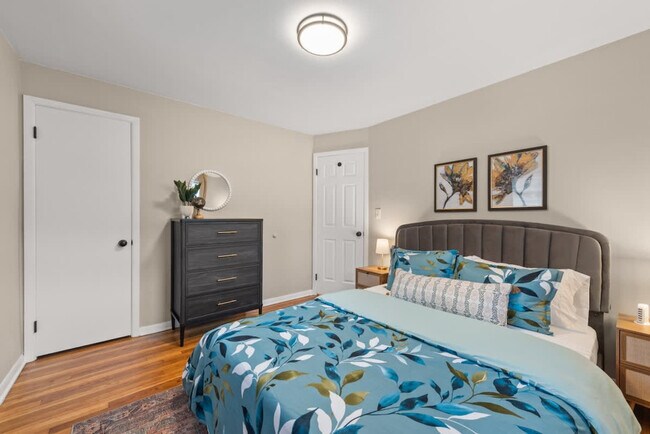 Building Photo - 6536 Lawnwood Ave