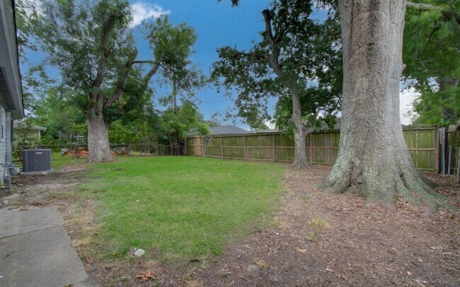 Building Photo - 6510 Cherrydale Dr