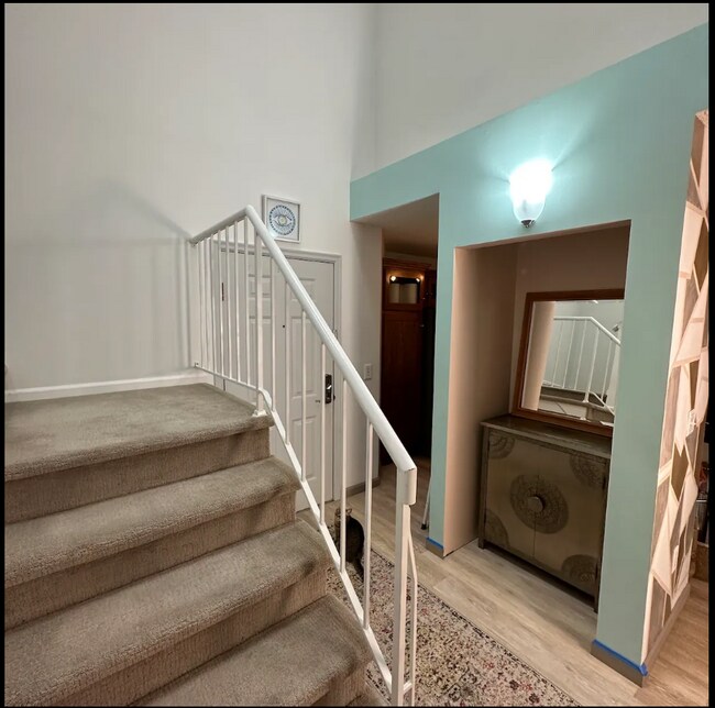 Building Photo - 7614 York Ave S