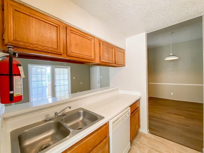 Building Photo - 1308 Brenda Ln