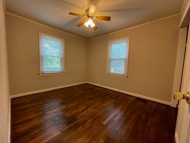 Building Photo - 2315 Finchley Dr