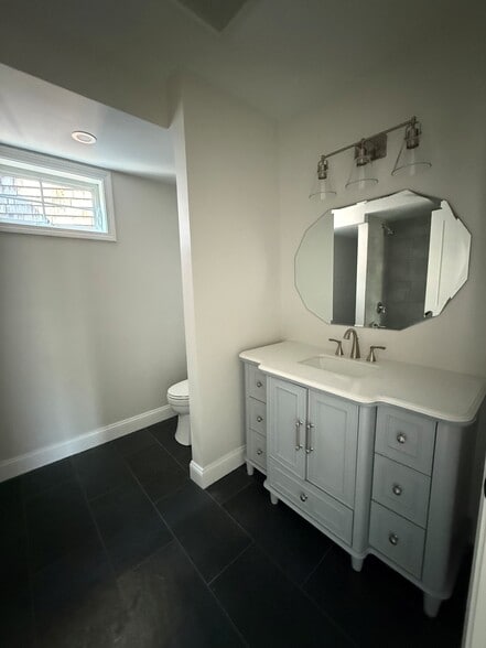 Bathroom 2 - 131 Boston St