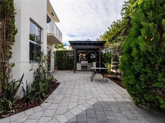 Building Photo - 7010 NW 106th Ave