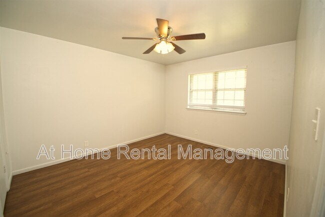 Building Photo - 5105 S Kingston Ave