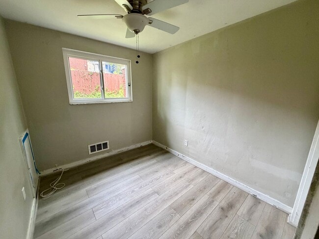 Building Photo - Comfortable 3-Bedroom Ranch with Yard, Garage & Bonus Basement Space