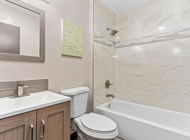 Building Photo - 3 bedroom in Altadena CA 91001