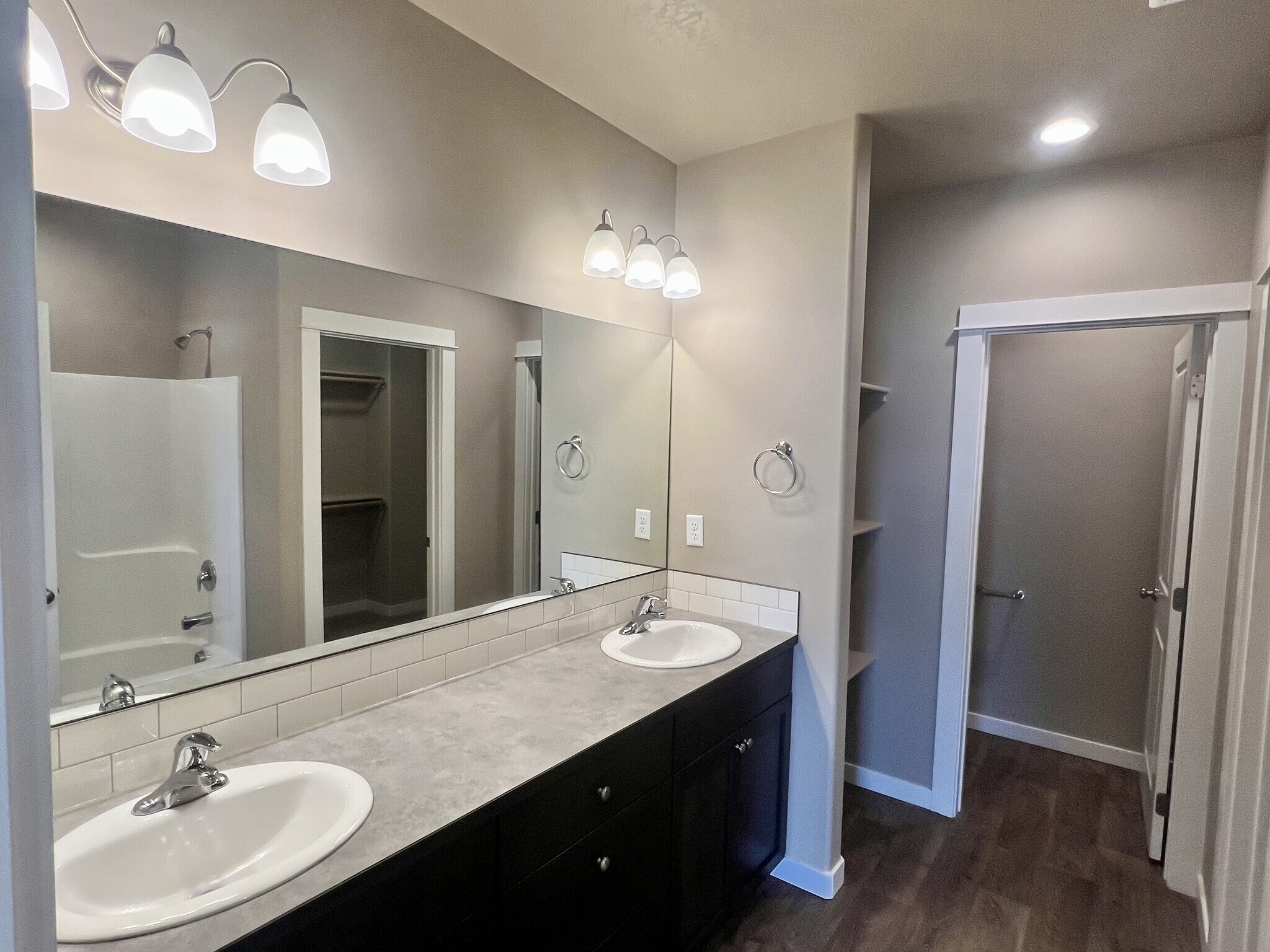 Building Photo - 2395 Chelan St