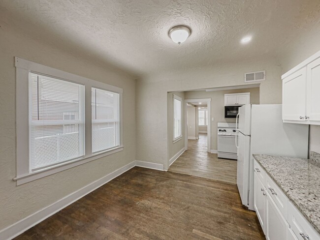Building Photo - Welcome home!