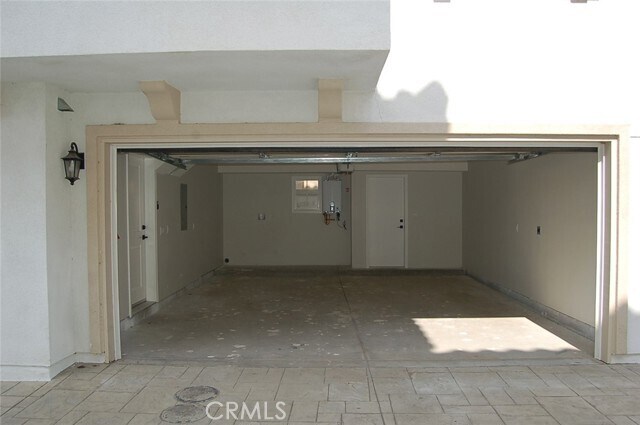 Building Photo - 425 W Duarte Rd
