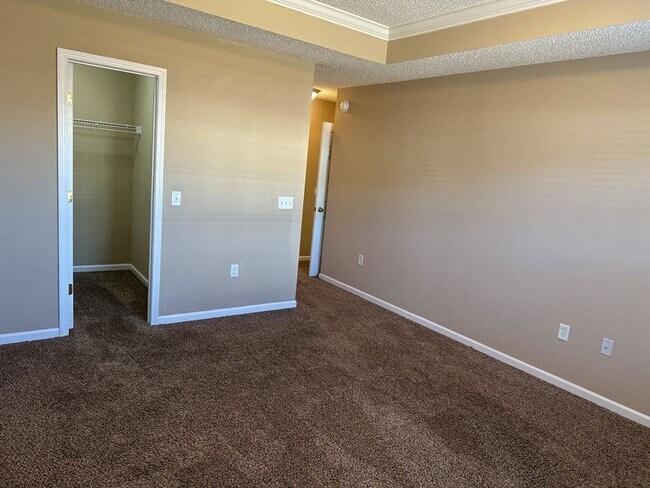 Building Photo - 199 Lancaster Way