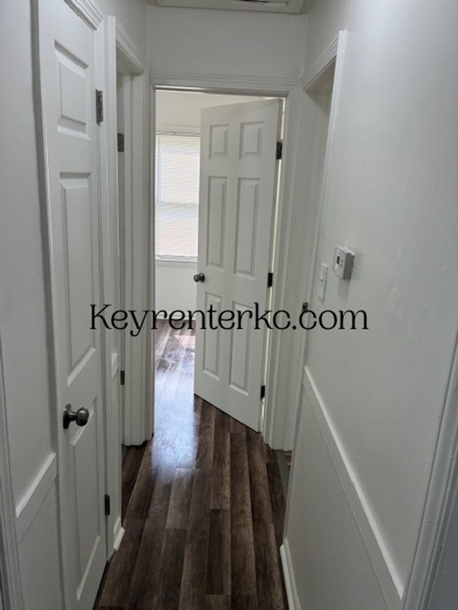 Building Photo - 3 Bed 2 Bath ready to rent!