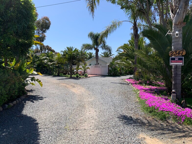 Building Photo - 2347 Pio Pico Dr