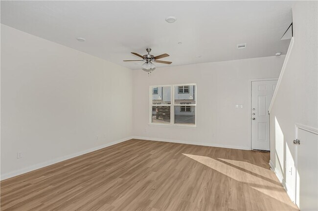 Building Photo - 601 W 24th St