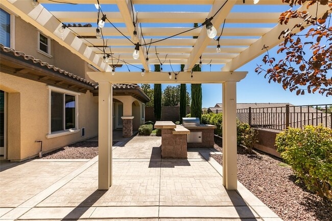 Building Photo - 2713 Cyrano St