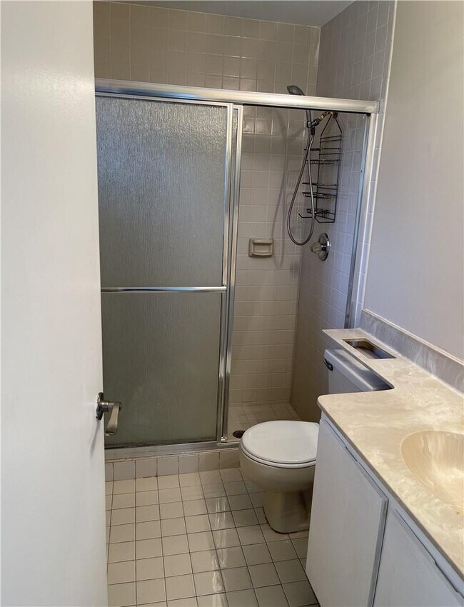 Building Photo - 5512 N Park Rd